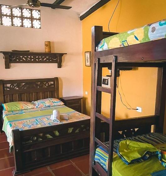 اتاق استاندارد چهار تخته, Hostal La Casa De Felipe