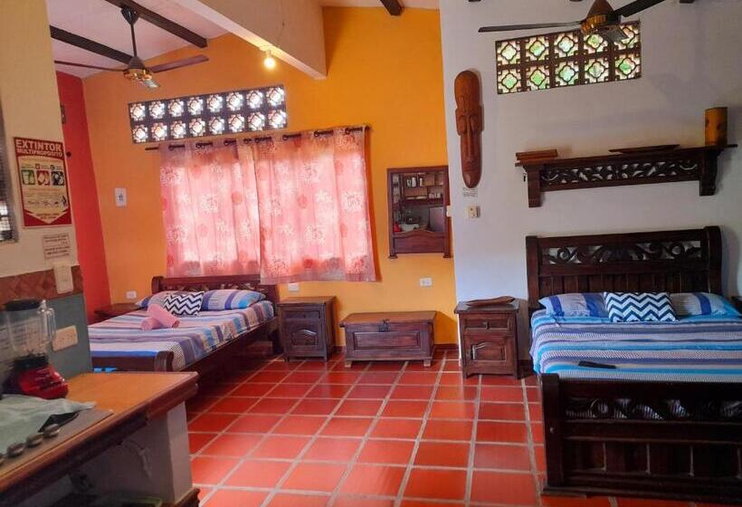 سوییت خانوادگی, Hostal La Casa De Felipe