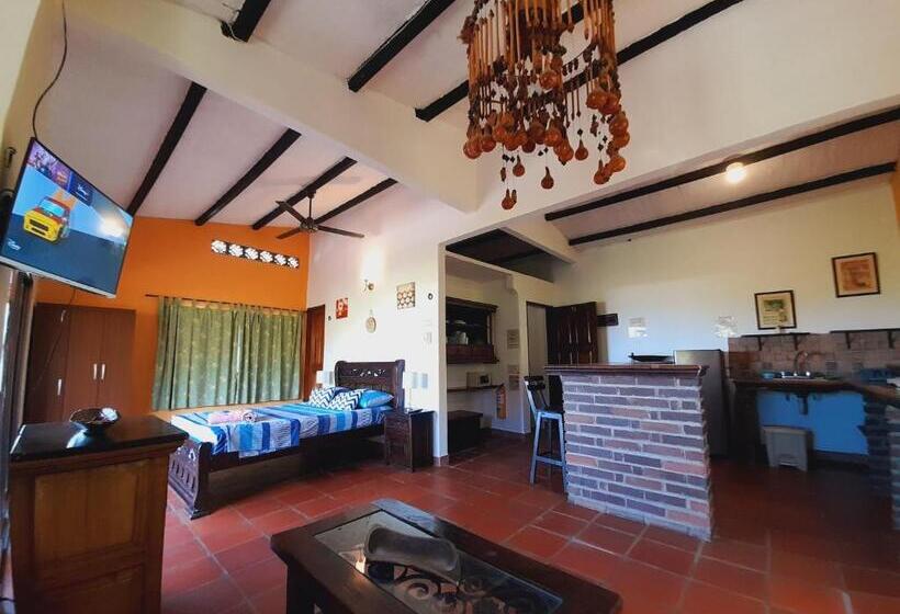 سوییت با چشمانداز دریا, Hostal La Casa De Felipe