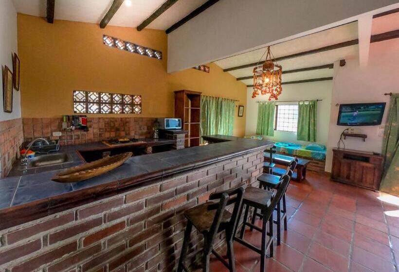 سوییت با چشمانداز دریا, Hostal La Casa De Felipe