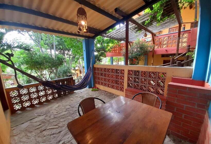 سوییت جونیور, Hostal La Casa De Felipe