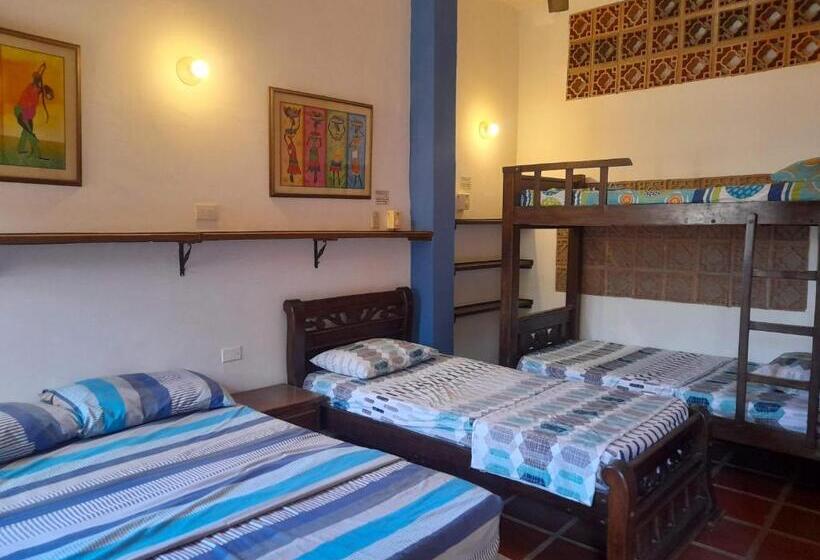 اتاق استاندارد چهار تخته, Hostal La Casa De Felipe