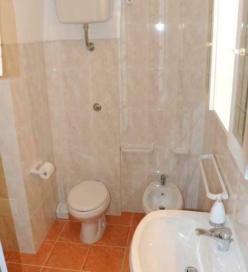 اتاق استاندارد سه نفره, L'antica Dimora