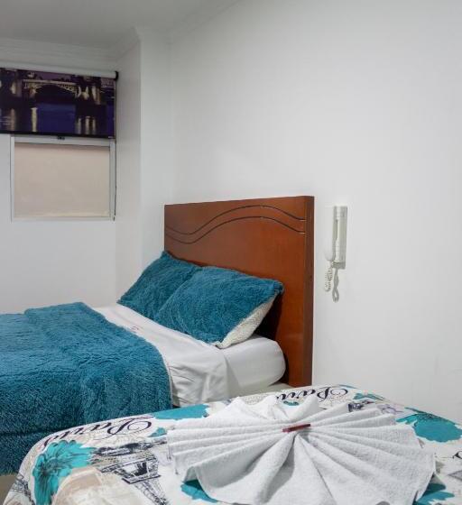 חדר משפחתי, Casa Baquero