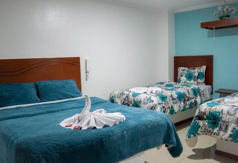 חדר משפחתי, Casa Baquero