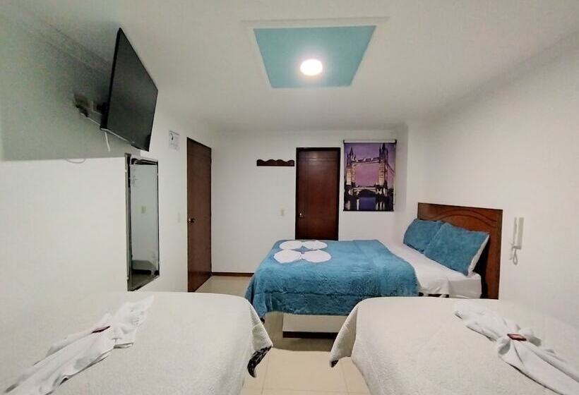 חדר משפחתי, Casa Baquero