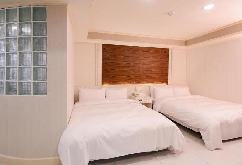 اتاق لوکس خانوادگی, Duke Business