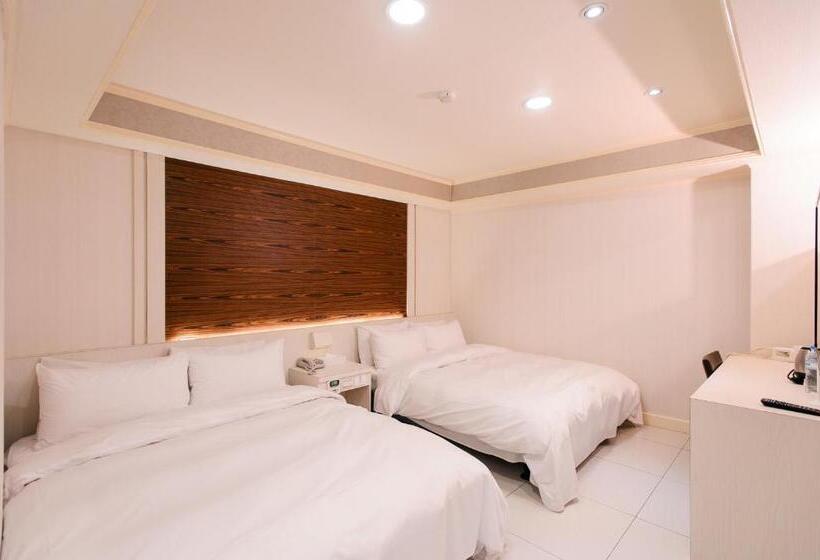 اتاق لوکس خانوادگی, Duke Business