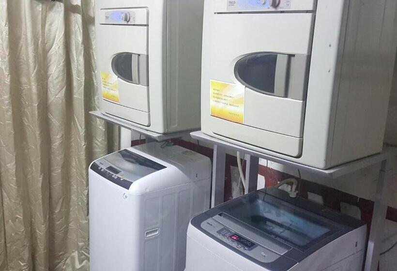 اتاق لوکس خانوادگی, Duke Business