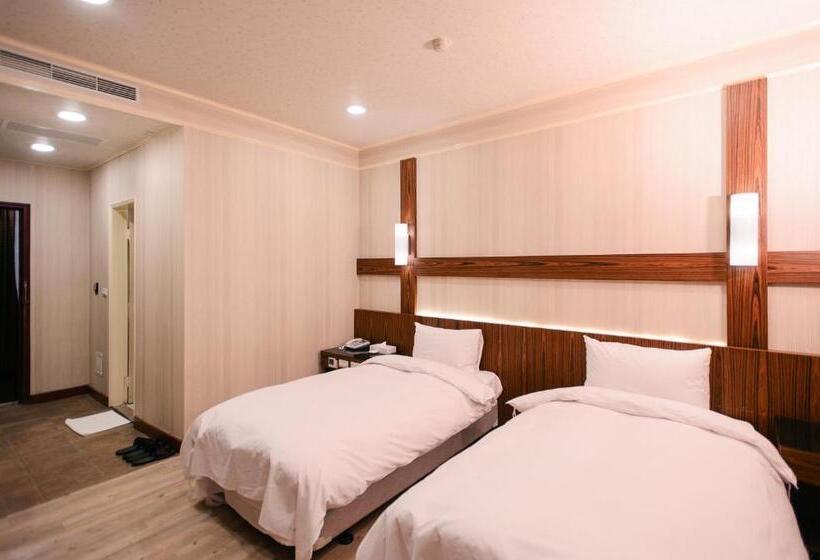 اتاق استاندارد, Duke Business