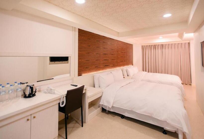 اتاق استاندارد چهار تخته, Duke Business