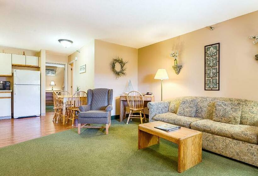 Suite, Misty Harbor Resort