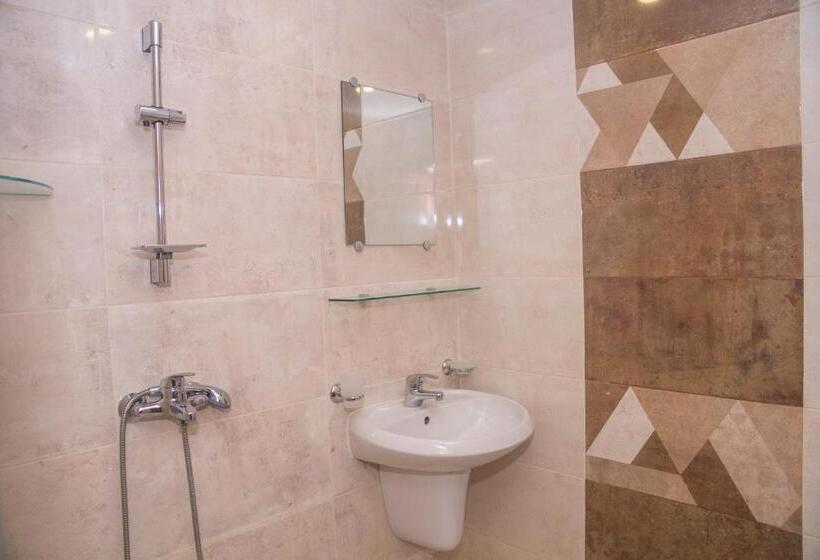 חדר סטנדרט לשלושה, Chrystal Guest House