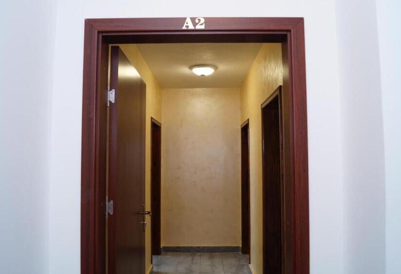 Апартаменты 2 Спальни, Chrystal Guest House