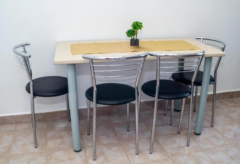 آپارتمان 2 خوابه, Chrystal Guest House