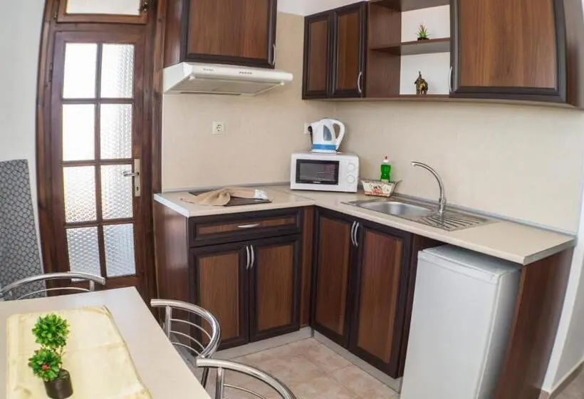 ２ベッドルームアパートメント, Chrystal Guest House