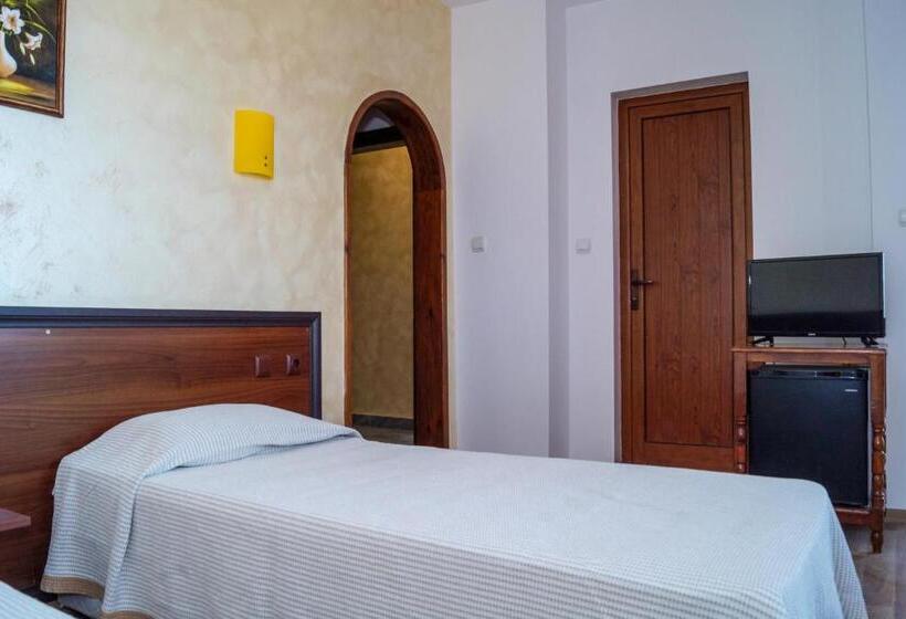 דירת שני חדרים, Chrystal Guest House