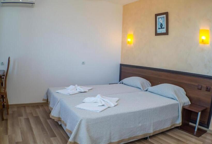 Апартаменты 2 Спальни, Chrystal Guest House