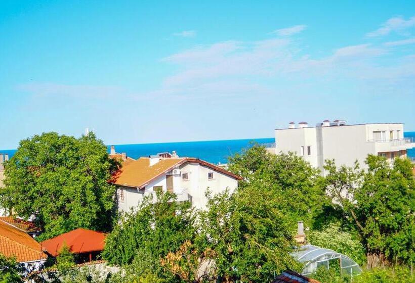 اتاق استاندارد, Chrystal Guest House