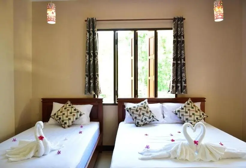 اتاق لوکس سه تخته, Siam Guesthouse