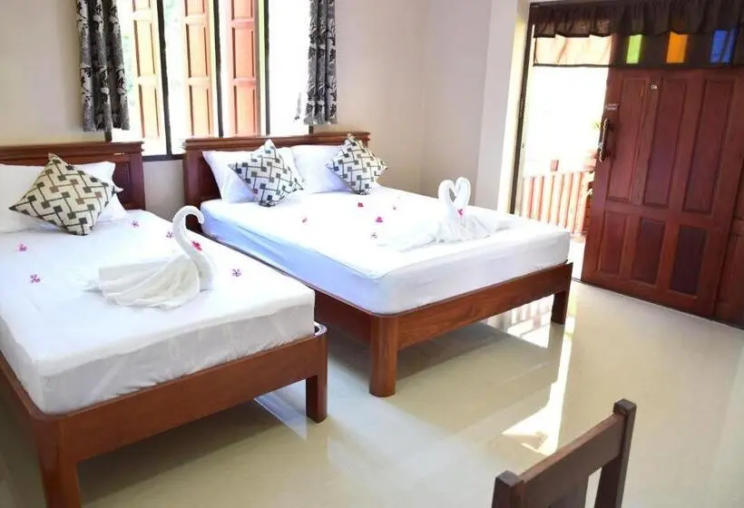 اتاق لوکس سه تخته, Siam Guesthouse