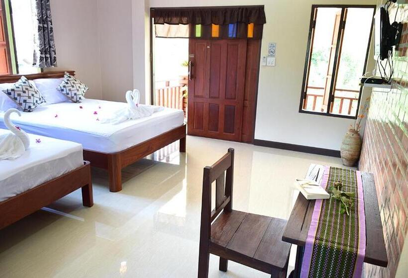 غرفة ديلوكس ثلاثية, Siam Guesthouse