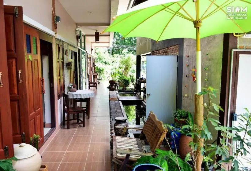 اتاق پریمیوم چهارنفره, Siam Guesthouse