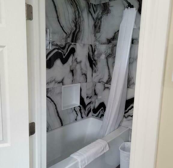 スタンダードルーム, Pine Motel