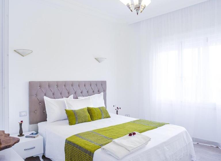 Family Suite, Dar Oguz