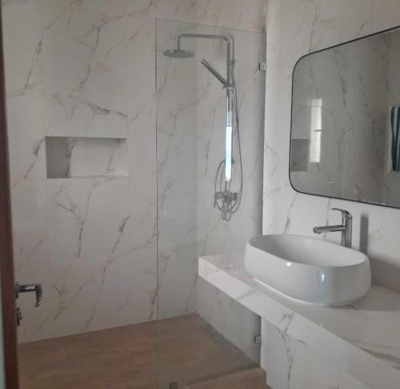 オーシャンビューデラックススイート, Dar Oguz