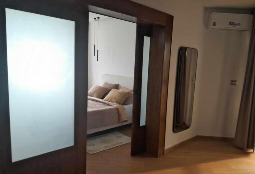 オーシャンビューデラックススイート, Dar Oguz