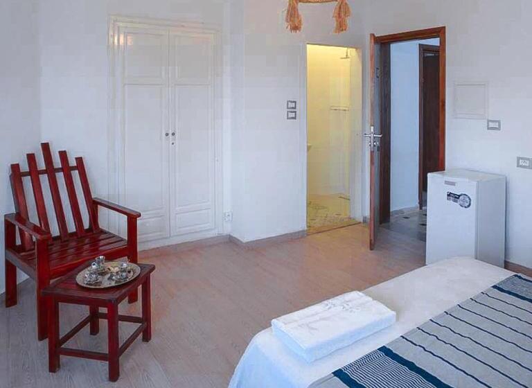 ガーデンビュースタンダードルーム, Dar Oguz