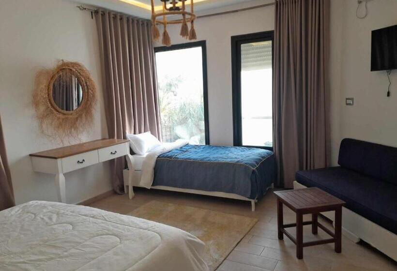 ガーデンビュースタンダードルーム, Dar Oguz