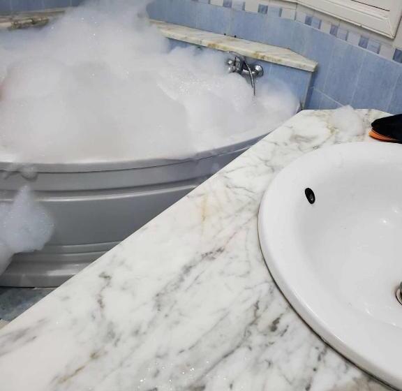 ガーデンビュースタンダードルーム, Dar Oguz