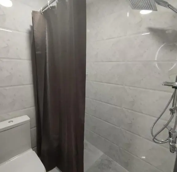 اتاق استاندارد سه نفره, Guest House Mtisubani