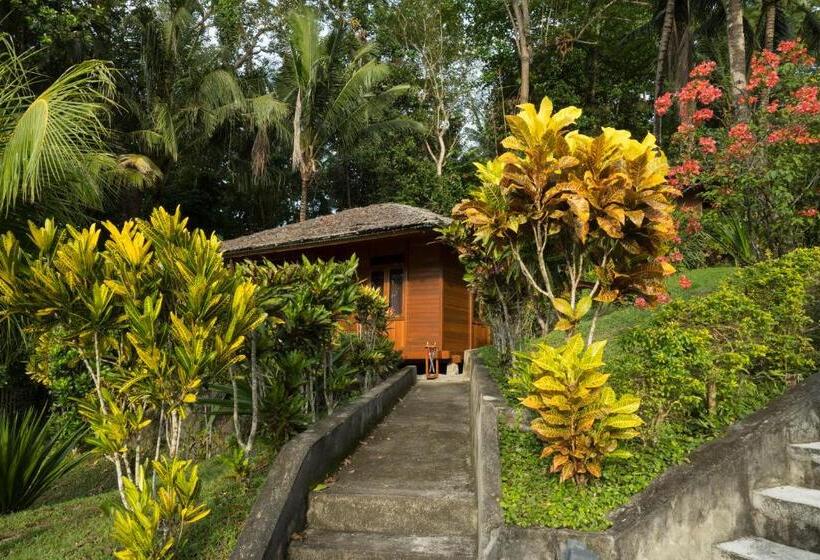 בקתה סטנדרטית עם נוף לים, K2 Lembeh Dive Resort