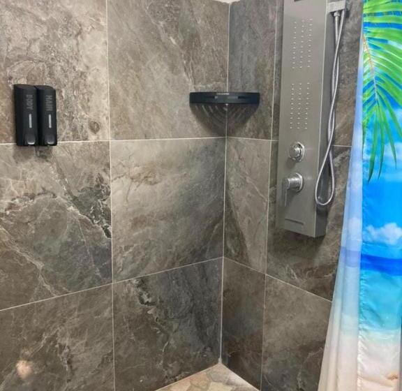 חדר משפחתי, Casa Breizh