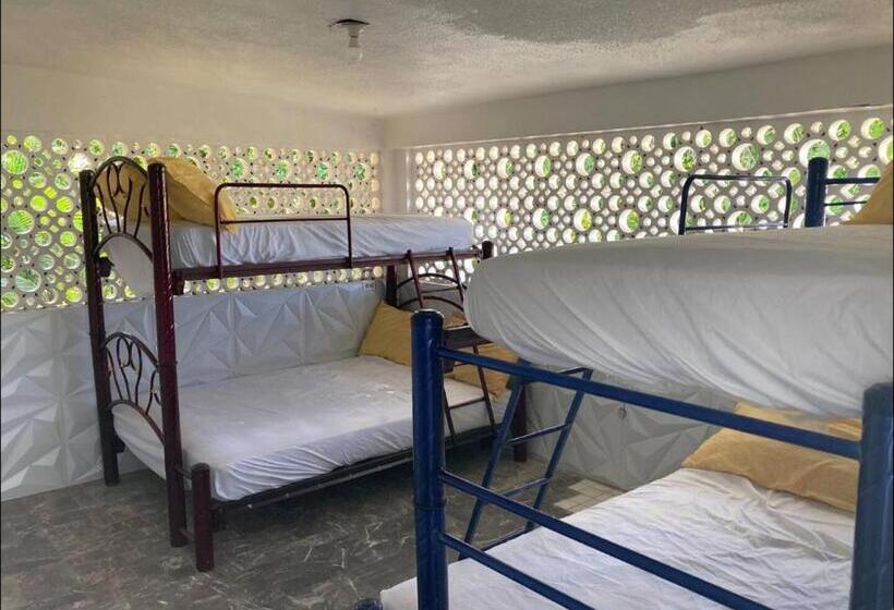 חדר משפחתי, Casa Breizh