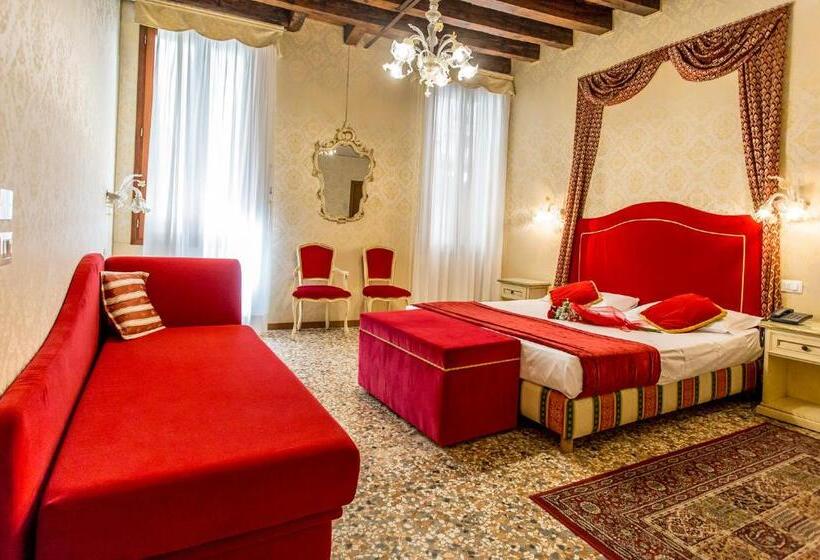 اتاق سوپریور سه تخته, Residenza La Campana