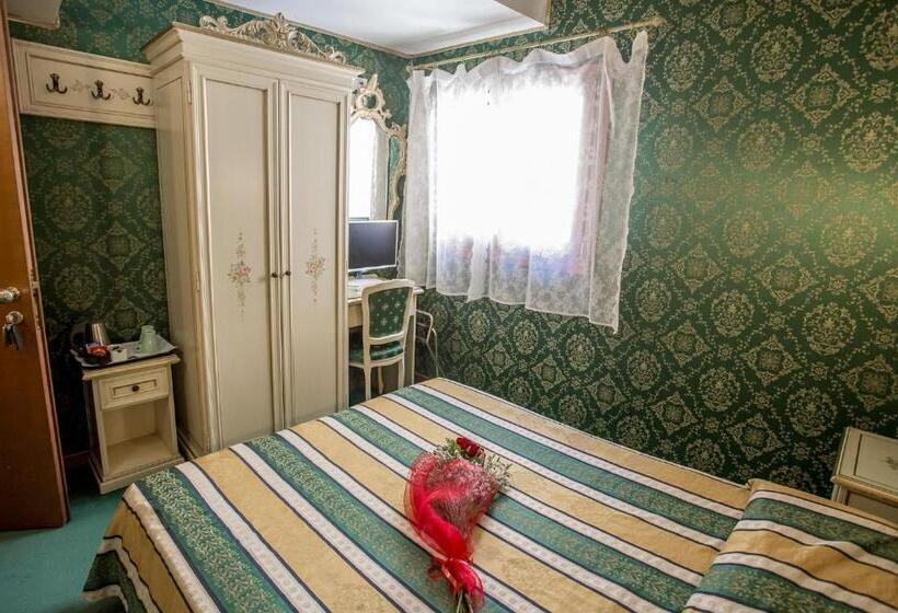 اتاق سوپریور, Residenza La Campana