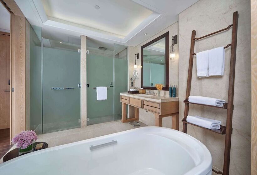 이그제큐티브 룸, Hilton Dali Resort & Spa