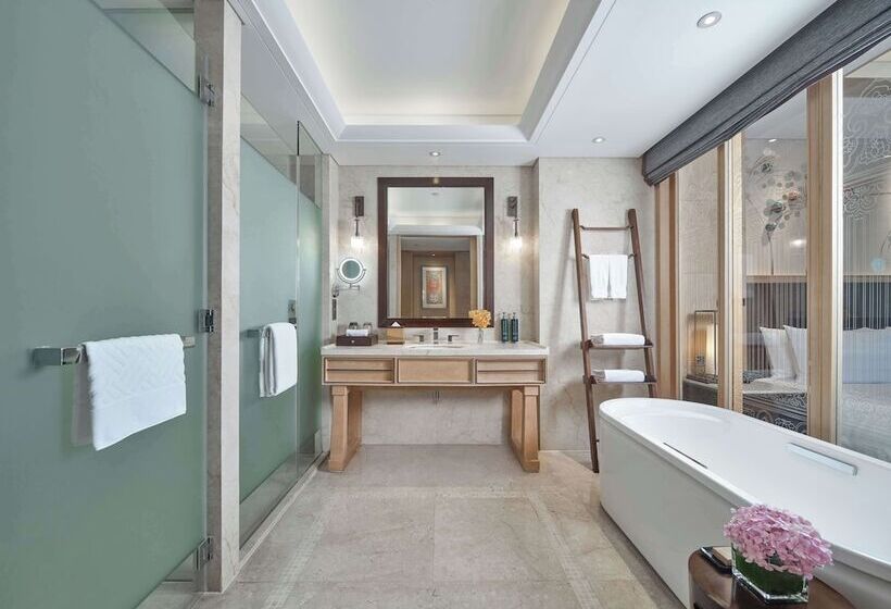 이그제큐티브 룸, Hilton Dali Resort & Spa