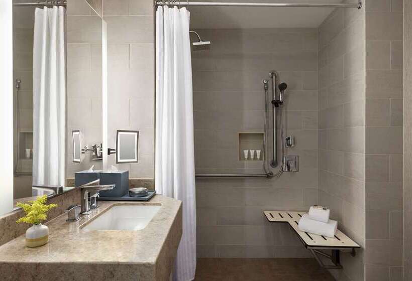 장애인을 위한 킹사이즈 침대 스탠다드 룸, Hilton Dali Resort & Spa