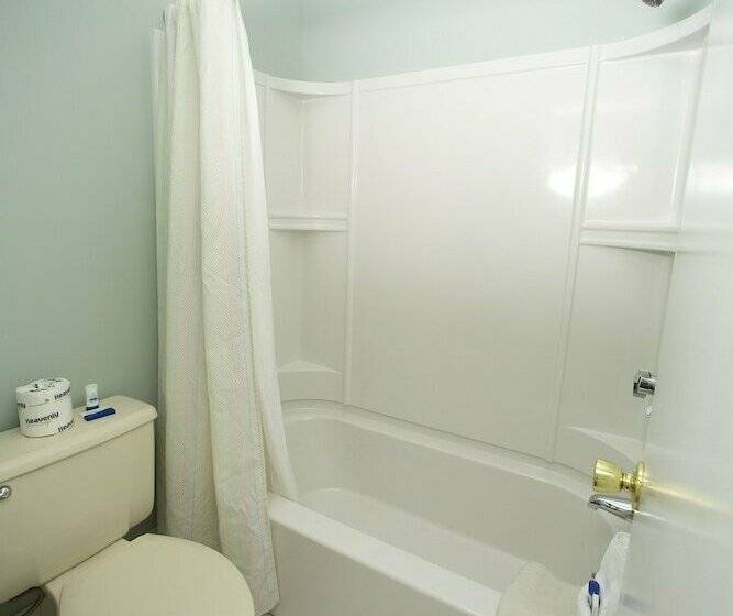 غرفة قياسية سرير ملكى, Anchorage Inn And Resort