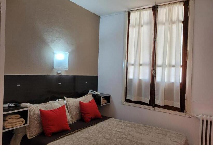 اتاق استاندارد, Uritorco