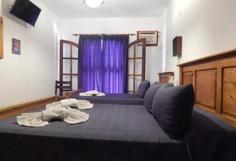 اتاق استاندارد سه نفره, Colonial