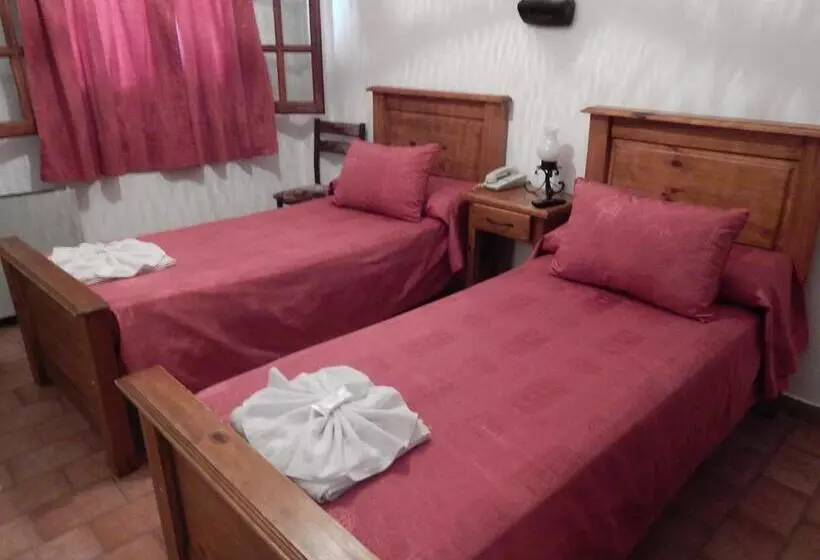 اتاق استاندارد یک نفره, Colonial