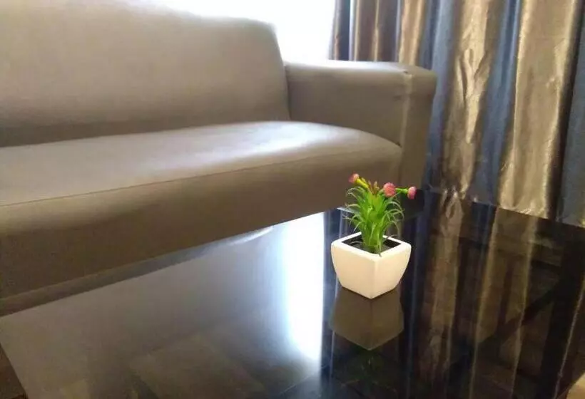 スタンダードトリプルルーム, Popular Condo เมืองทองธานี