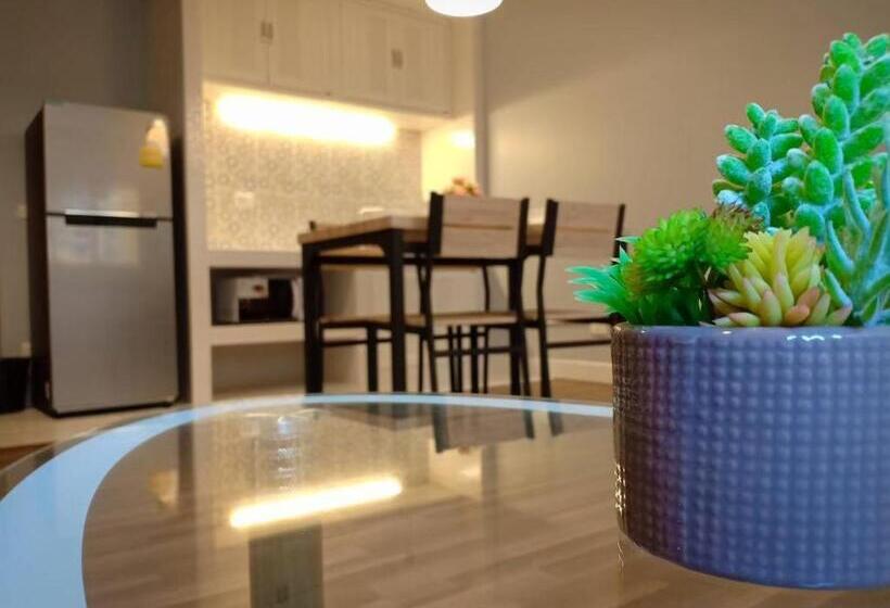 اتاق استاندارد سه نفره, Popular Condo เมืองทองธานี