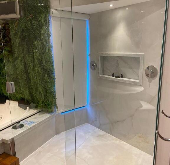 ハイドロマッサージバス付きスイート, Espadarte